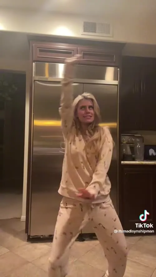 Madisyn Shipman - Video