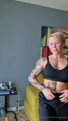 crazyxbody / musclegirlxxx - Video #415098