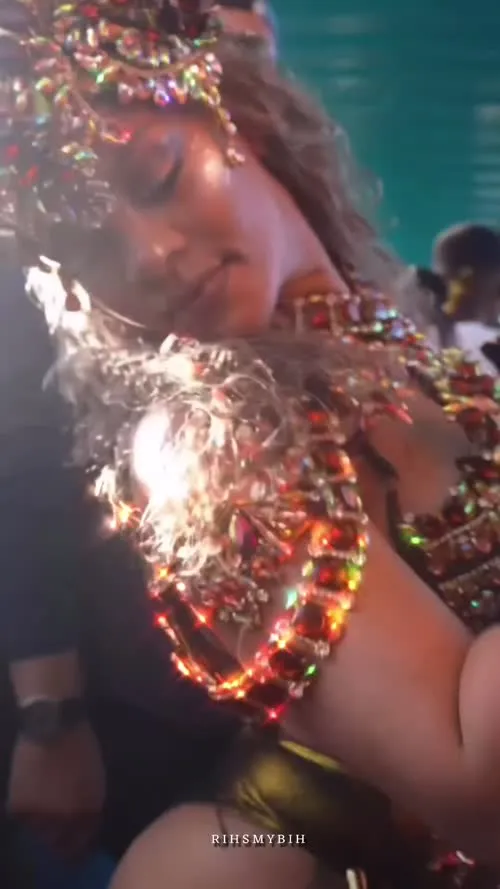 Rihanna - Video
