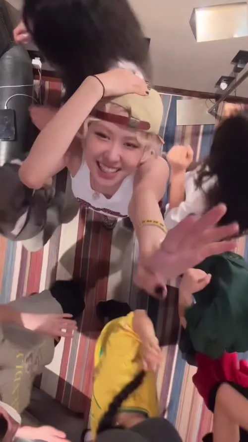 Rosé || Roseanne Park - BLΛƆKPIИK ( BLACKPINK ) - Video #288822