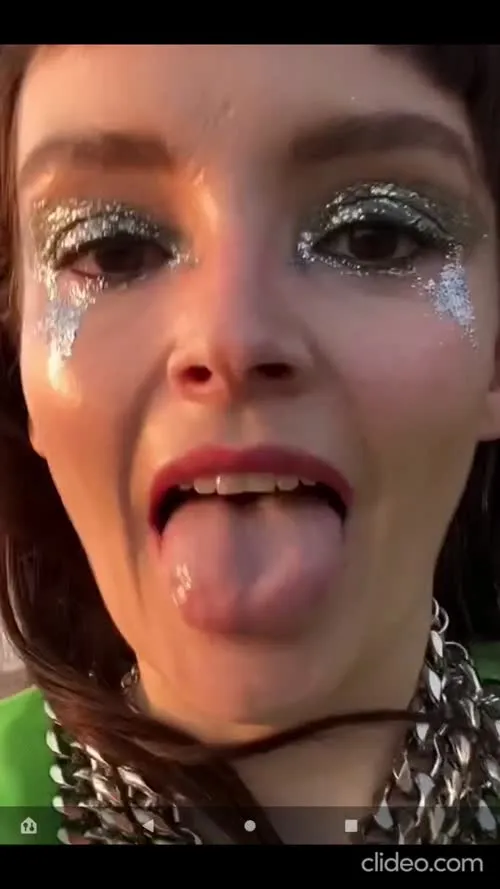 Lauren Mayberry (Singer) - Video