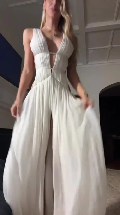 Alexis Ren - Video