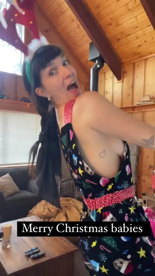 Dani Thorne - Video #131106