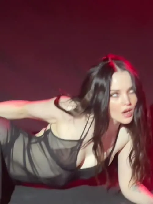 Dove Cameron - Video