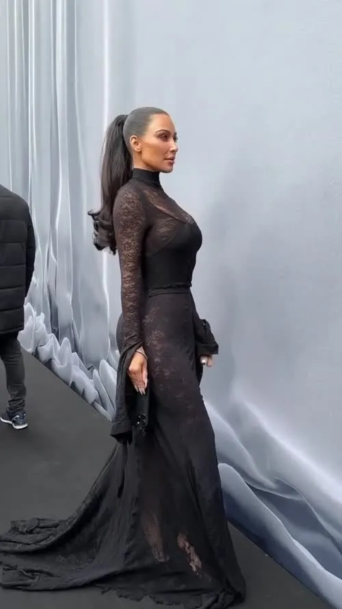 Kim Kardashian - Video #320018
