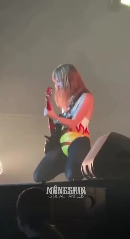 Victoria De Angelis (Maneskin bassist) - Video