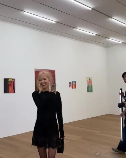 Rosé || Roseanne Park - BLΛƆKPIИK ( BLACKPINK ) - Video