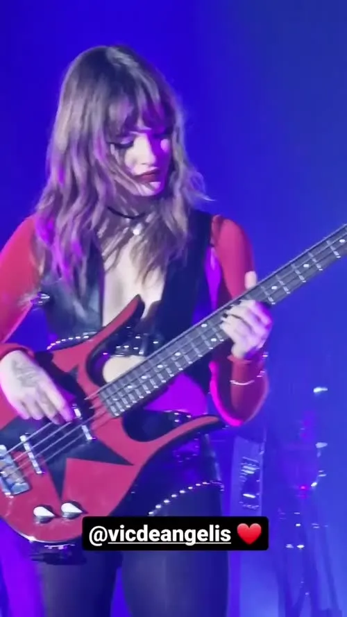 Victoria De Angelis (Maneskin bassist) - Video