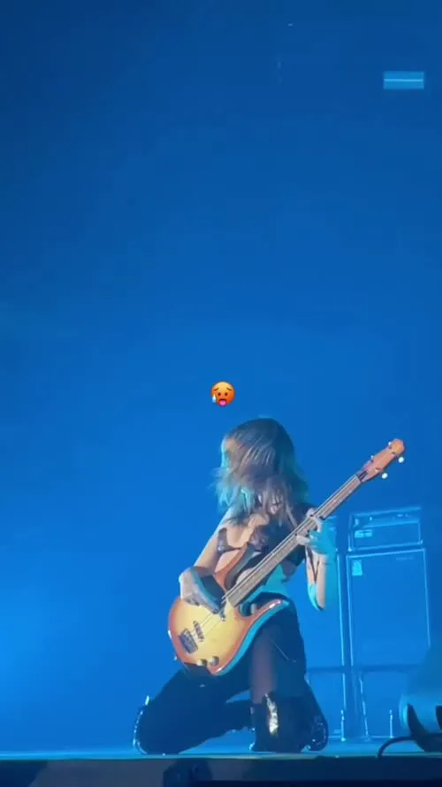 Victoria De Angelis (Maneskin bassist) - Video
