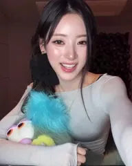 Anna (Tanaka Anna) MEOVV - Video