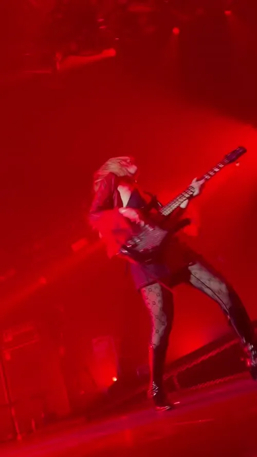 Victoria De Angelis (Maneskin bassist) - Video