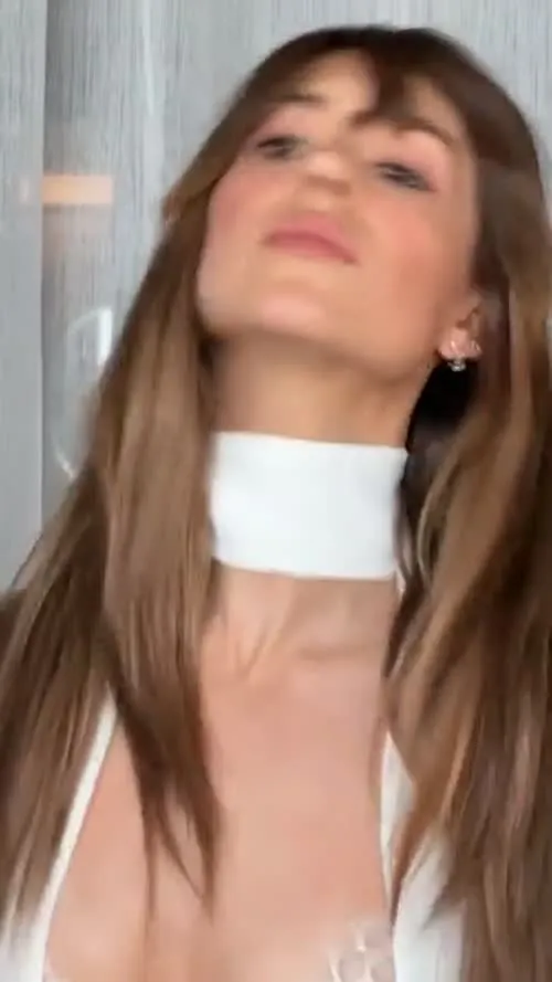 Daisy Edgar-Jones - Video