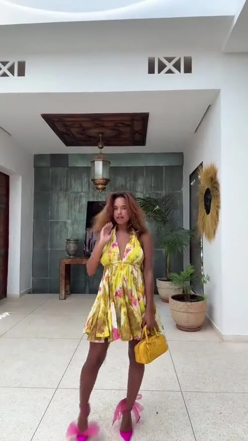 Paola Locatelli - Video #156086