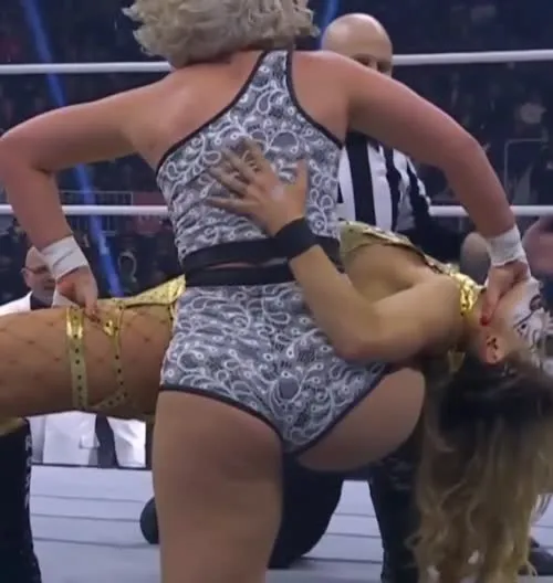 Toni Storm - Video #365784