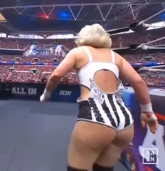 Toni Storm - Video