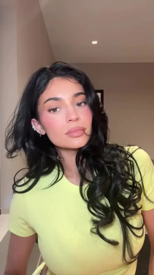 Kylie Jenner - Video