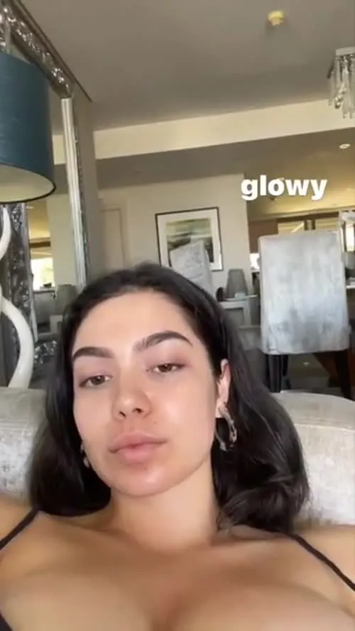 Auli'i Cravalho - Video