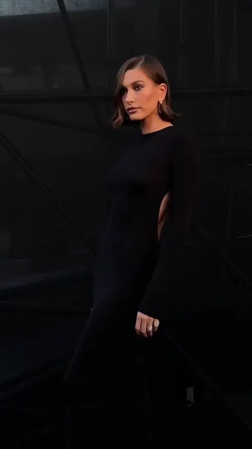 Hailey Baldwin Bieber - Video