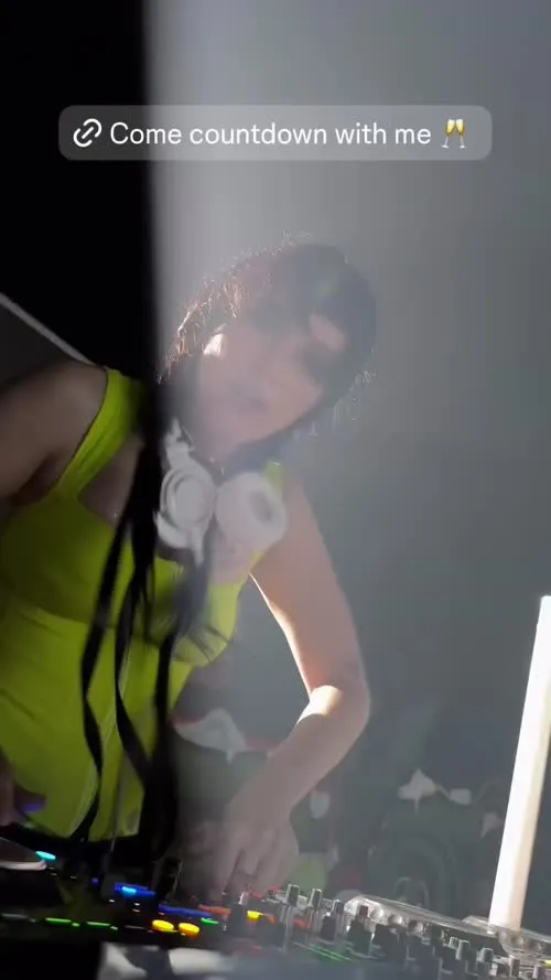 Dani Thorne - Video #250609