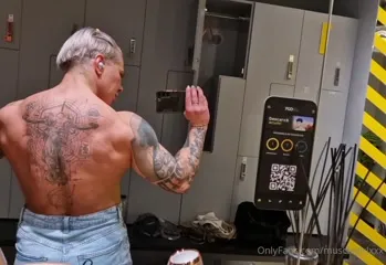 crazyxbody / musclegirlxxx - Video