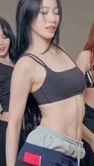 Kazuha Nakamura 中村 一葉 | LESSERAFIM - 9