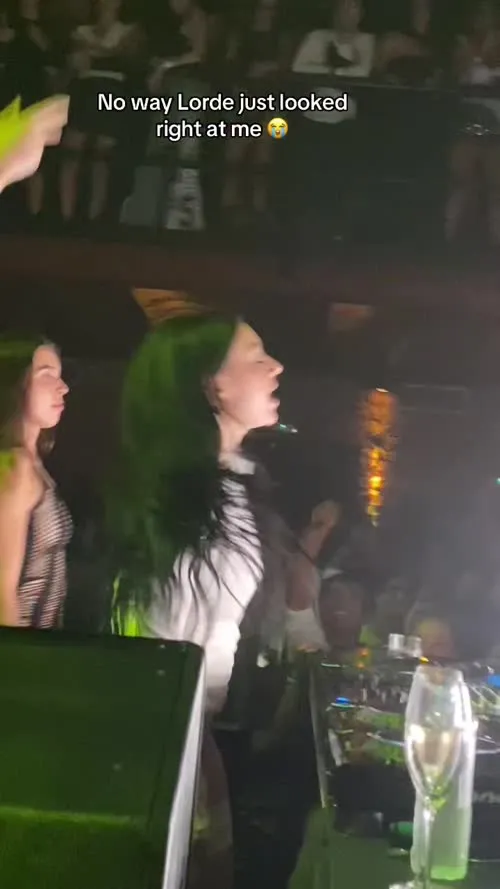 Charli XCX - Video #300319