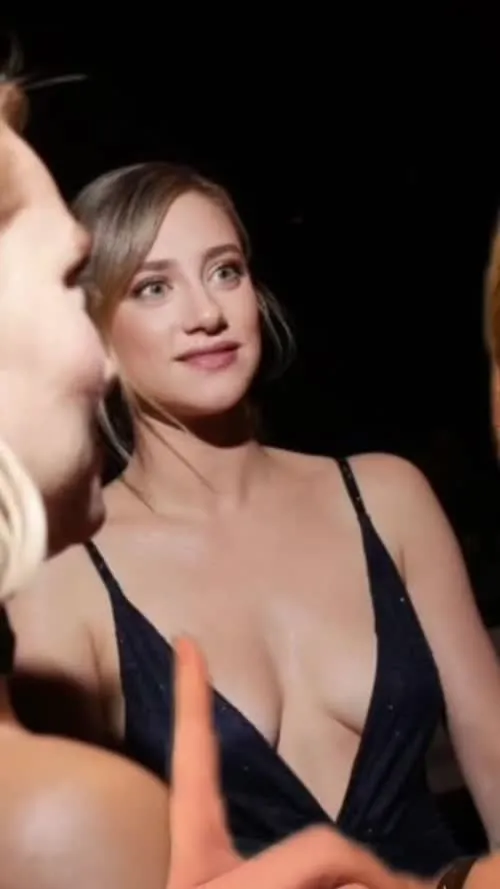 Lili Reinhart - Video