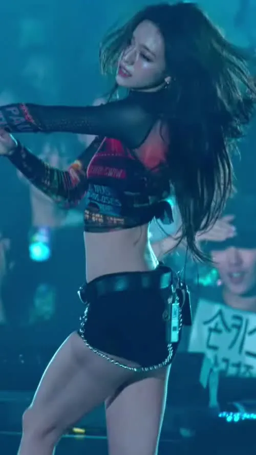 Yuna - ITZY (유나, Shin Yu Na) - Video