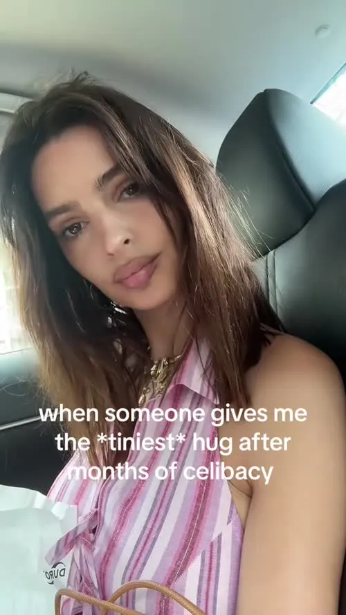 Emily Ratajkowski - Video