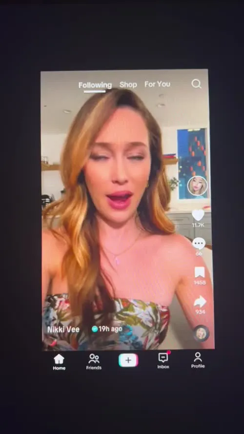 Alycia Debnam Carey - Video