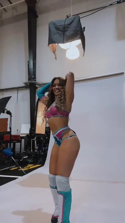 Valerie Loureda | Lola Vice - Video #125283