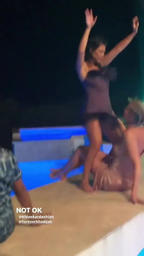Kourtney Kardashian - Video