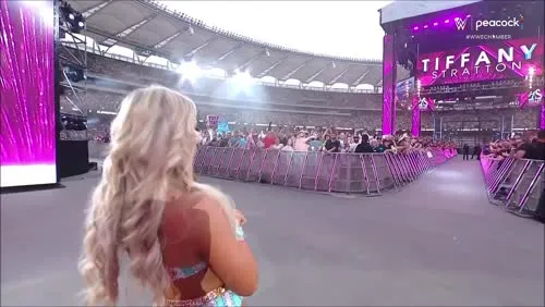 Tiffany Stratton - Video