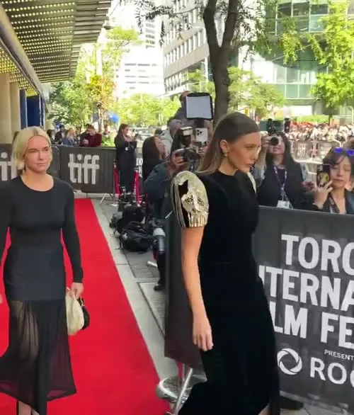 Elizabeth Olsen - Video