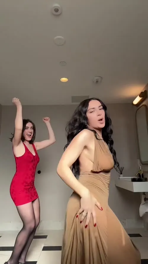 Rachel Anne Sennott - Video #302273