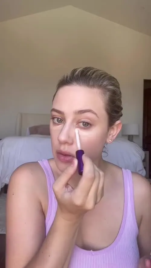 Lili Reinhart - Video