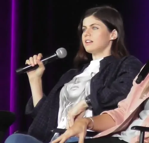 Alexandra Daddario - Video