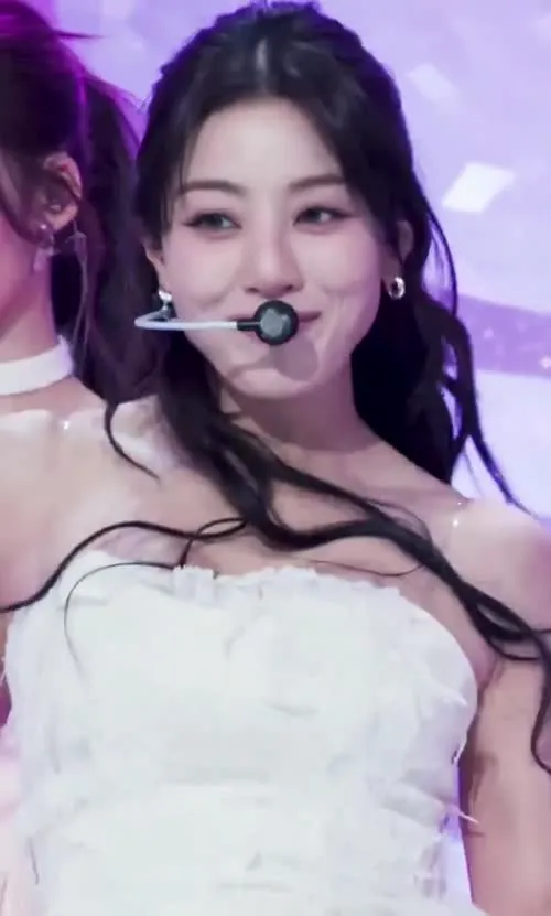 Jihyo (TWICE) - Video #121432