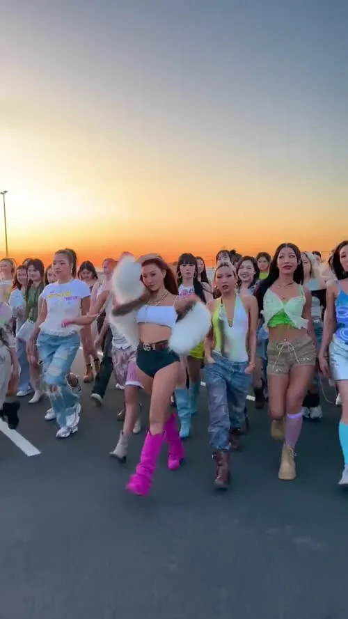 HWASA - Video