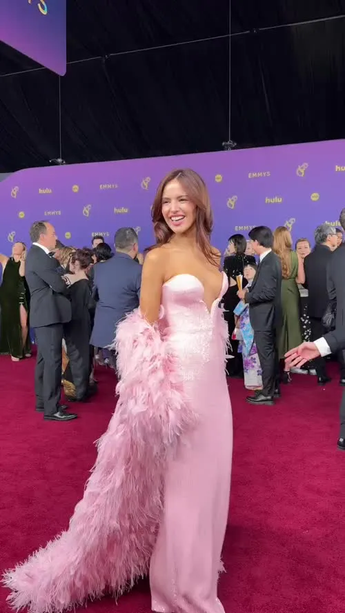 Eiza Gonzalez - Video