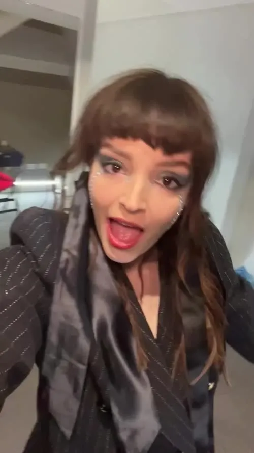 Lauren Mayberry (Singer) - Video #366998