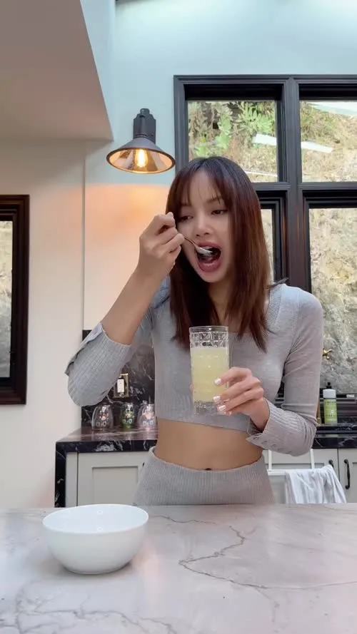 Lisa | BLΛƆKPIИK (Blackpink) - Video