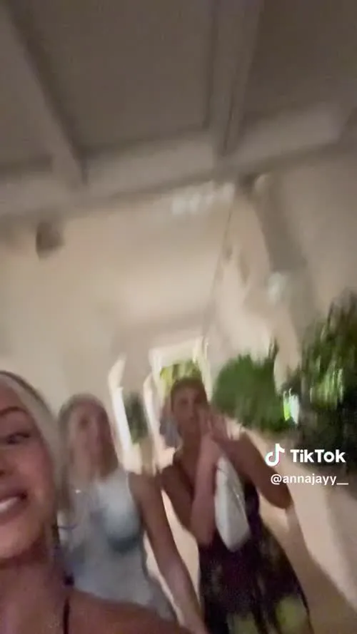 Anna Jay - Video