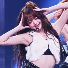 Hong Eunchae 홍은채 | LESSERAFIM - Video