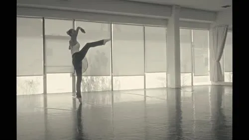 Alexis Ren - A flaunt film Alexis Ren