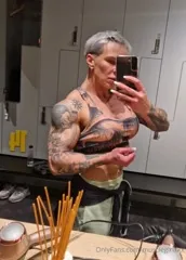 crazyxbody / musclegirlxxx - Video