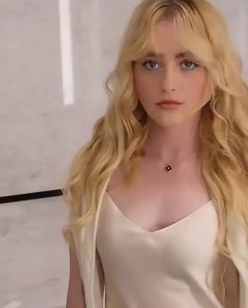 Kathryn Newton - Video