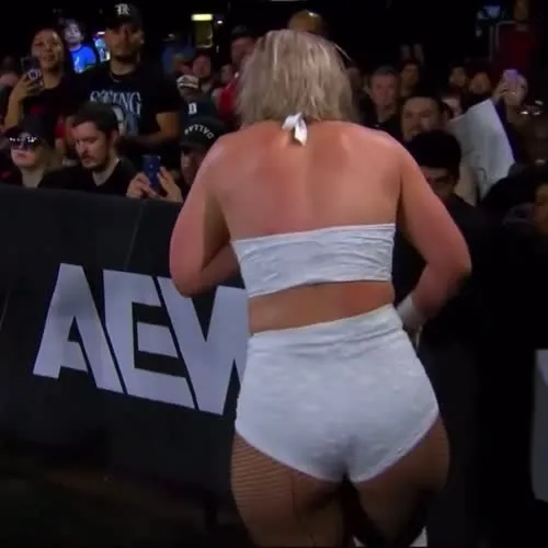Toni Storm - Video