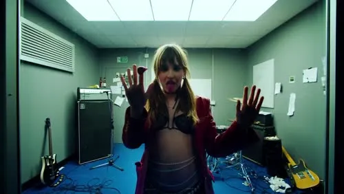 Victoria De Angelis (Maneskin bassist) - Video #125538