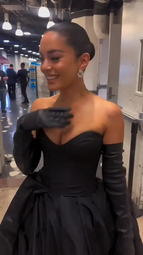 Vanessa Hudgens - Video